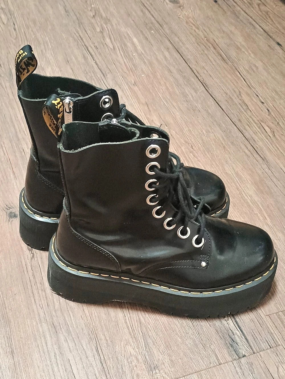 Dr. Martens Jadon Max Boot Smooth Leather Platforms Black Combat Boots